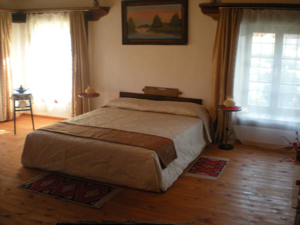Pashko Vasa Guesthouse Shkodër Rum bild